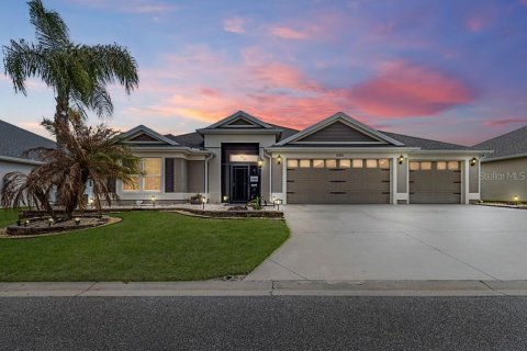 House in The Villages, Florida 3 bedrooms, 178.65 sq.m. № 2101556