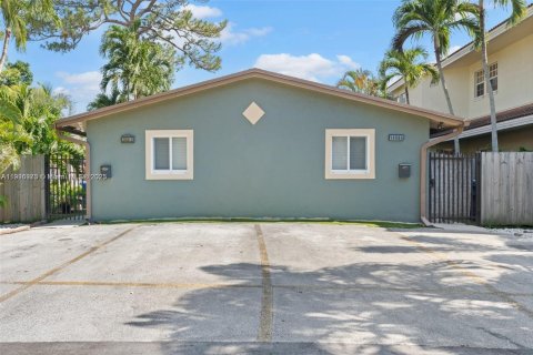 Propiedad comercial en venta en Wilton Manors, Florida, 210.7 m2 № 1973443 - foto 22