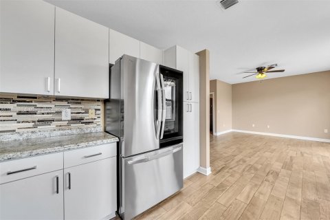 House in Pembroke Pines, Florida 3 bedrooms, 165.74 sq.m. № 1942186 - photo 21
