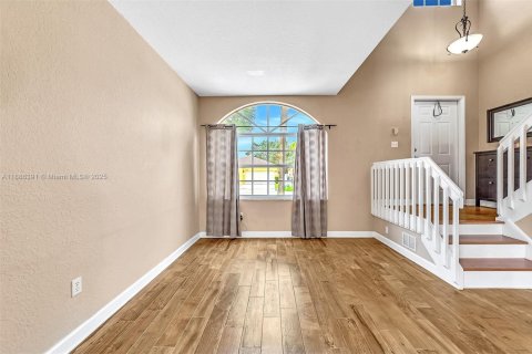 House in Pembroke Pines, Florida 3 bedrooms, 165.74 sq.m. № 1942186 - photo 7