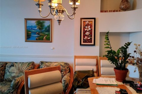 Copropriété à vendre à Hallandale Beach, Floride: 2 chambres, 107.02 m2 № 2066805 - photo 9