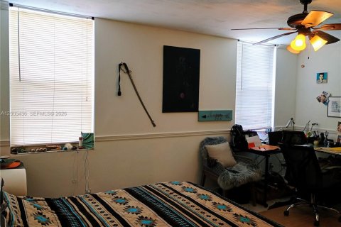 Copropriété à vendre à Hallandale Beach, Floride: 2 chambres, 107.02 m2 № 2066805 - photo 13