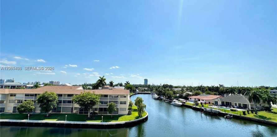 Condo à Hallandale Beach, Floride, 2 chambres  № 2066805