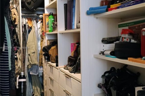 Copropriété à vendre à Hallandale Beach, Floride: 2 chambres, 107.02 m2 № 2066805 - photo 11