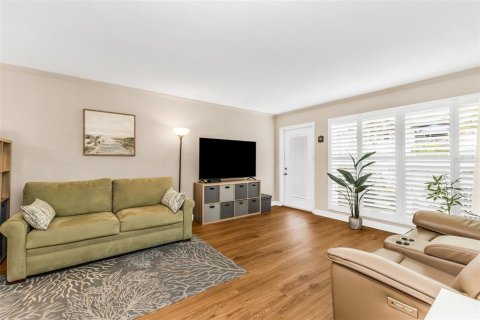Condo in Venice, Florida, 2 bedrooms  № 2426985 - photo 6