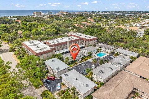 Condo in Venice, Florida, 2 bedrooms  № 2426985 - photo 28