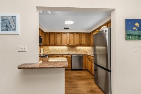Condo in Venice, Florida, 2 bedrooms  № 2426985 - photo 13