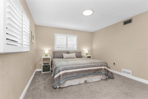 Condo in Venice, Florida, 2 bedrooms  № 2426985 - photo 19