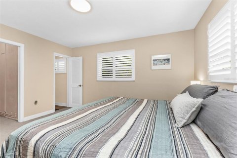 Condo in Venice, Florida, 2 bedrooms  № 2426985 - photo 17