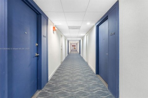 Condominio en alquiler en Miami Beach, Florida, 2 dormitorios, 130.34 m2 № 1921077 - foto 10