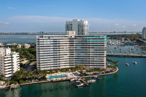 Condominio en alquiler en Miami Beach, Florida, 2 dormitorios, 130.34 m2 № 1921077 - foto 18