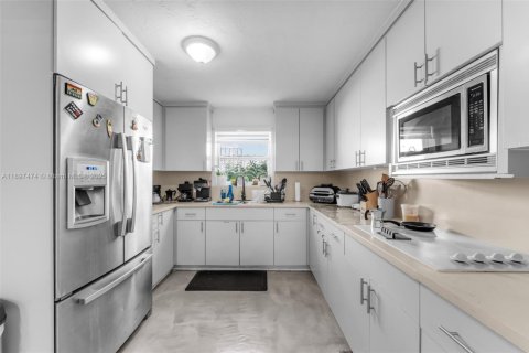 Купить виллу или дом в Майами, Флорида 3 спальни, 120.49м2, № 1950794 - фото 15