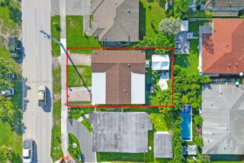 Купить виллу или дом в Майами, Флорида 3 спальни, 120.49м2, № 1950794 - фото 9