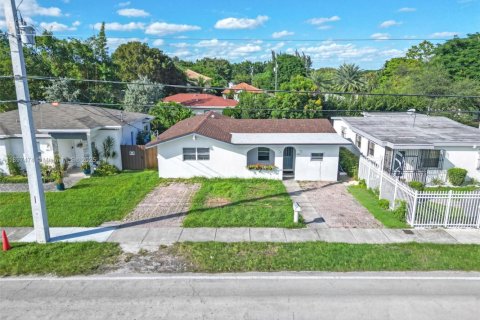 Купить виллу или дом в Майами, Флорида 3 спальни, 120.49м2, № 1950794 - фото 8