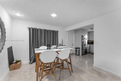 Купить виллу или дом в Майами, Флорида 3 спальни, 120.49м2, № 1950794 - фото 18