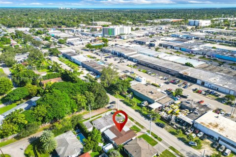 Купить виллу или дом в Майами, Флорида 3 спальни, 120.49м2, № 1950794 - фото 11