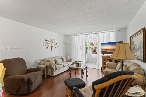 Copropriété à vendre à Lauderdale Lakes, Floride: 1 chambre, 65.5 m2 № 2010962 - photo 13