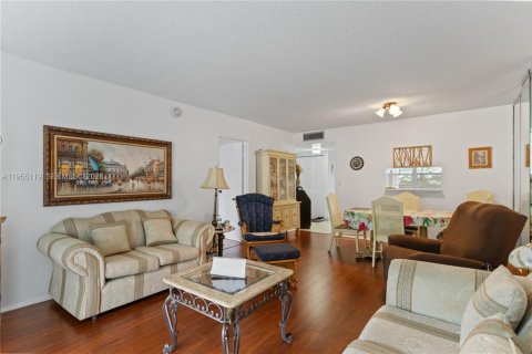 Copropriété à vendre à Lauderdale Lakes, Floride: 1 chambre, 65.5 m2 № 2010962 - photo 11
