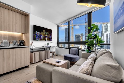 Condo in Miami, Florida, 1 bedroom  № 2240677 - photo 7