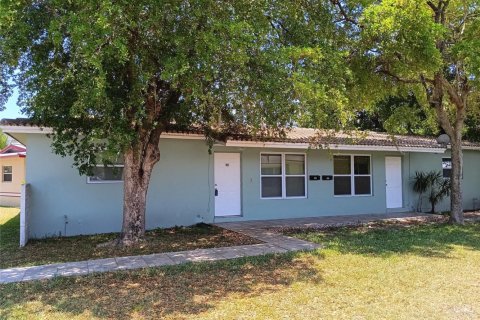 Commercial property in Oakland Park, Florida 160.35 sq.m. № 1162876 - photo 1