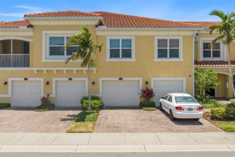 Townhouse in Osprey, Florida 2 bedrooms, 134.62 sq.m. № 2398866