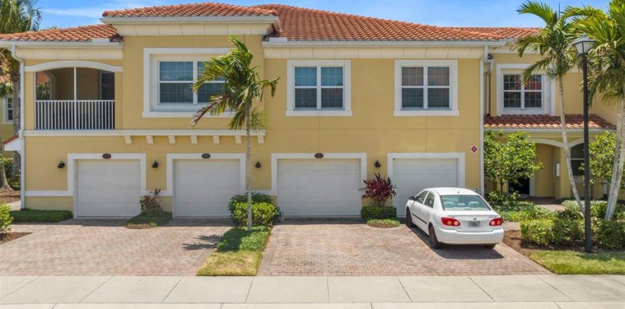 Townhouse in Osprey, Florida 2 bedrooms, 134.62 sq.m. № 2398866