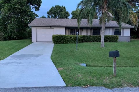 Casa en PORT ST LUCIE en Saint Lucie, Florida 3 dormitorios, 121.89 m2 № 2302843