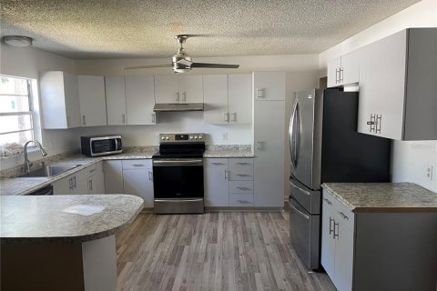 Casa en venta en Saint Lucie, Florida, 3 dormitorios, 121.89 m2 № 2302843 - foto 4