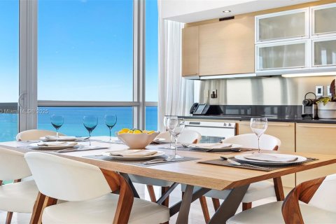 Condo in Miami Beach, Florida, 3 bedrooms  № 2022958 - photo 11