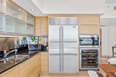 Condo in Miami Beach, Florida, 3 bedrooms  № 2022958 - photo 15