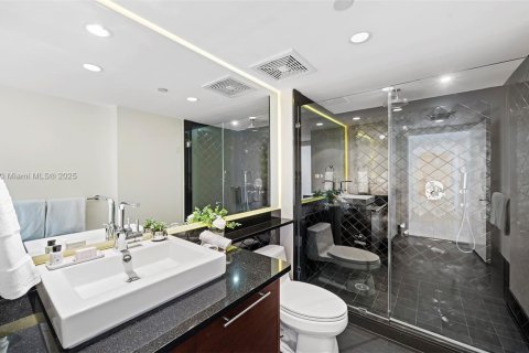 Condo in Miami Beach, Florida, 3 bedrooms  № 2022958 - photo 26