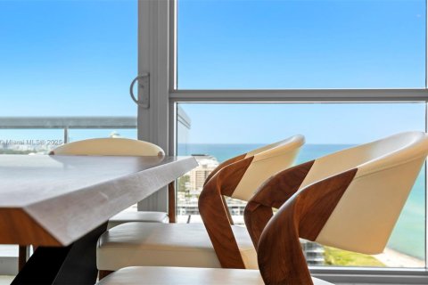 Condo in Miami Beach, Florida, 3 bedrooms  № 2022958 - photo 13