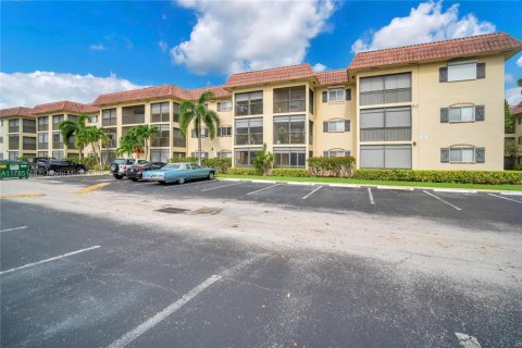 Condo in Pompano Beach, Florida, 1 bedroom  № 1862785 - photo 7