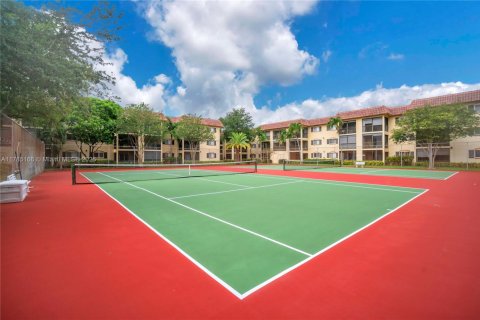 Condo in Pompano Beach, Florida, 1 bedroom  № 1862785 - photo 10