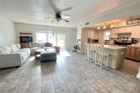 House in Port Charlotte, Florida 2 bedrooms, 105.44 sq.m. № 1744751 - photo 4