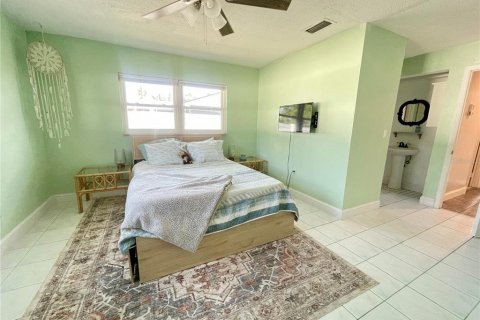 House in Port Charlotte, Florida 2 bedrooms, 105.44 sq.m. № 1744751 - photo 8