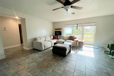House in Port Charlotte, Florida 2 bedrooms, 105.44 sq.m. № 1744751 - photo 7