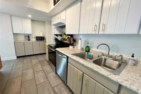House in Port Charlotte, Florida 2 bedrooms, 105.44 sq.m. № 1744751 - photo 19