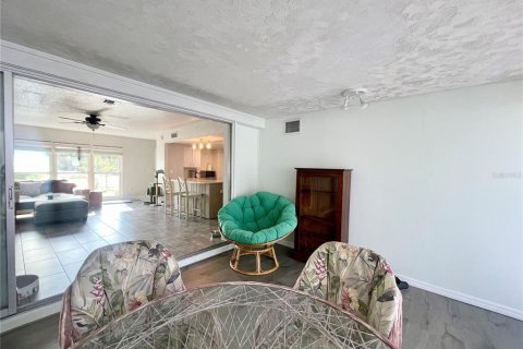 House in Port Charlotte, Florida 2 bedrooms, 105.44 sq.m. № 1744751 - photo 16