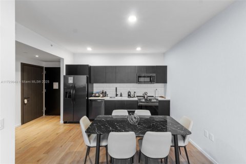 Condo in Miami, Florida, 1 bedroom  № 1748741 - photo 5