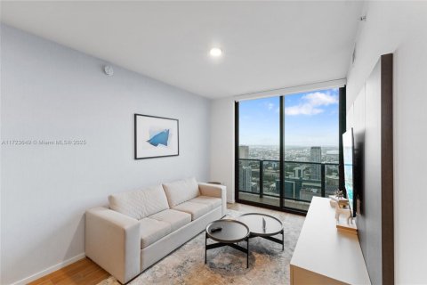 Condo in Miami, Florida, 1 bedroom  № 1748741 - photo 12