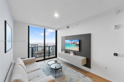 Condo in Miami, Florida, 1 bedroom  № 1748741 - photo 10