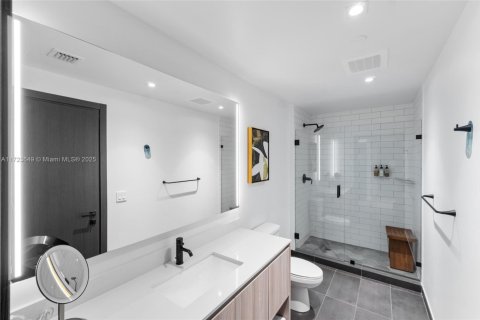 Condo in Miami, Florida, 1 bedroom  № 1748741 - photo 21