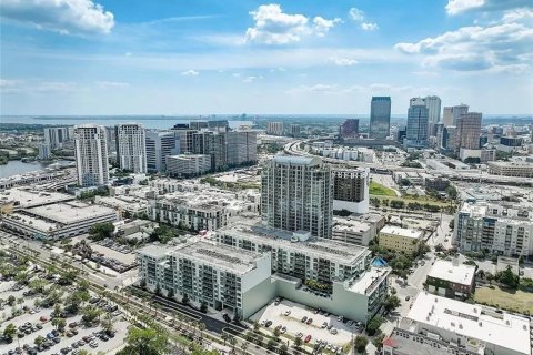 Copropriété à vendre à Tampa, Floride: 2 chambres, 114.92 m2 № 2106924 - photo 2