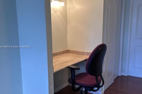 Condo in Hollywood, Florida, 2 bedrooms  № 1463776 - photo 11