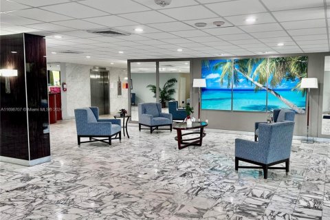 Condo in Hollywood, Florida, 2 bedrooms  № 1463776 - photo 23