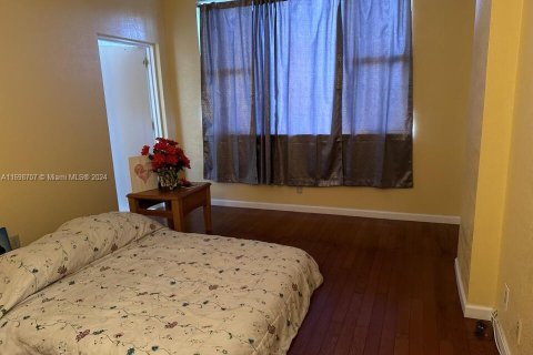 Condo in Hollywood, Florida, 2 bedrooms  № 1463776 - photo 12