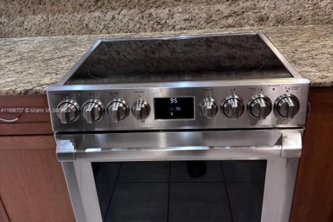 Condo in Hollywood, Florida, 2 bedrooms  № 1463776 - photo 4