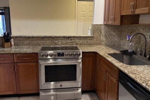 Condo in Hollywood, Florida, 2 bedrooms  № 1463776 - photo 2