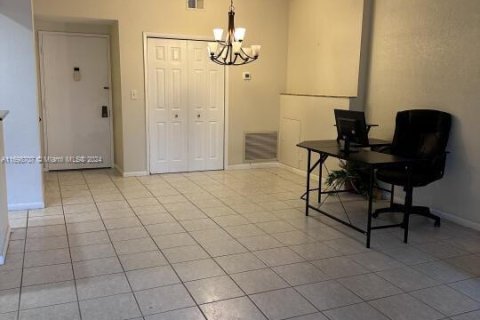 Condo in Hollywood, Florida, 2 bedrooms  № 1463776 - photo 14